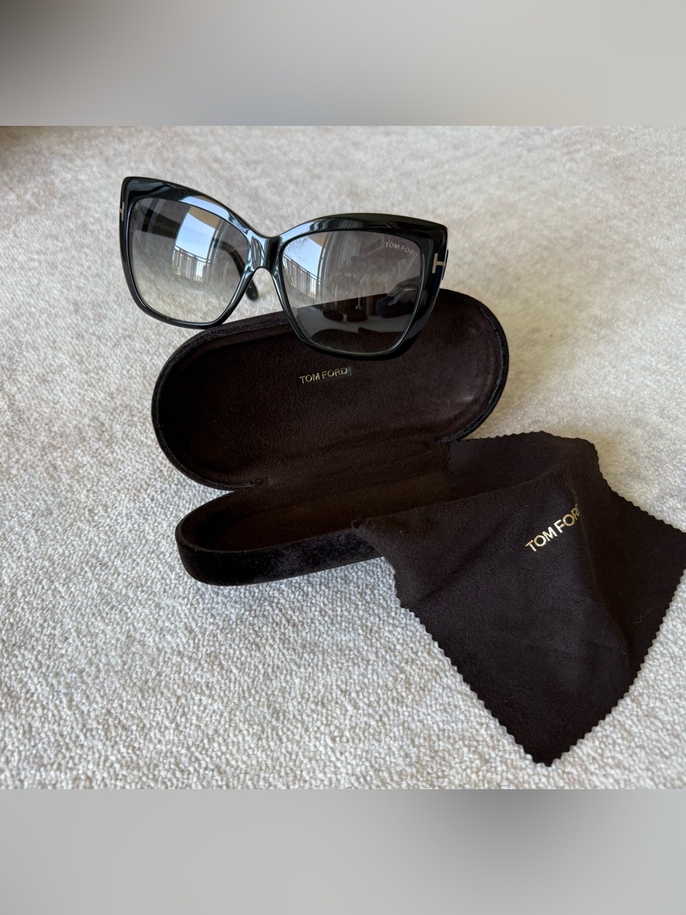 Tom Ford Irina TF390 01B Black Oversized Sunglasses Gradient Lens
